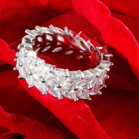 OLIVE BRANCH ♡ Luxury AAA Cubic Zirconia Ring GIFT - Picture 3 of 8